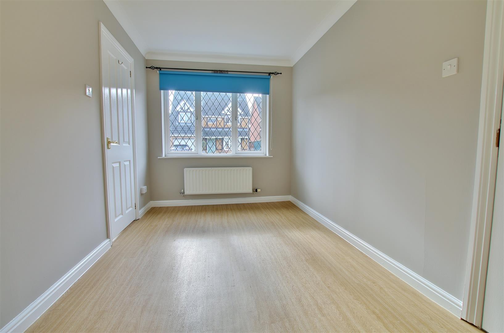 Flat Russet Close in Huntingdonshire