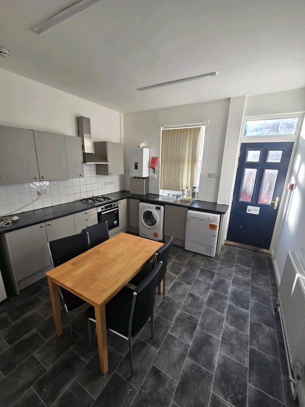 Room Burley Lodge Terrace in Leeds