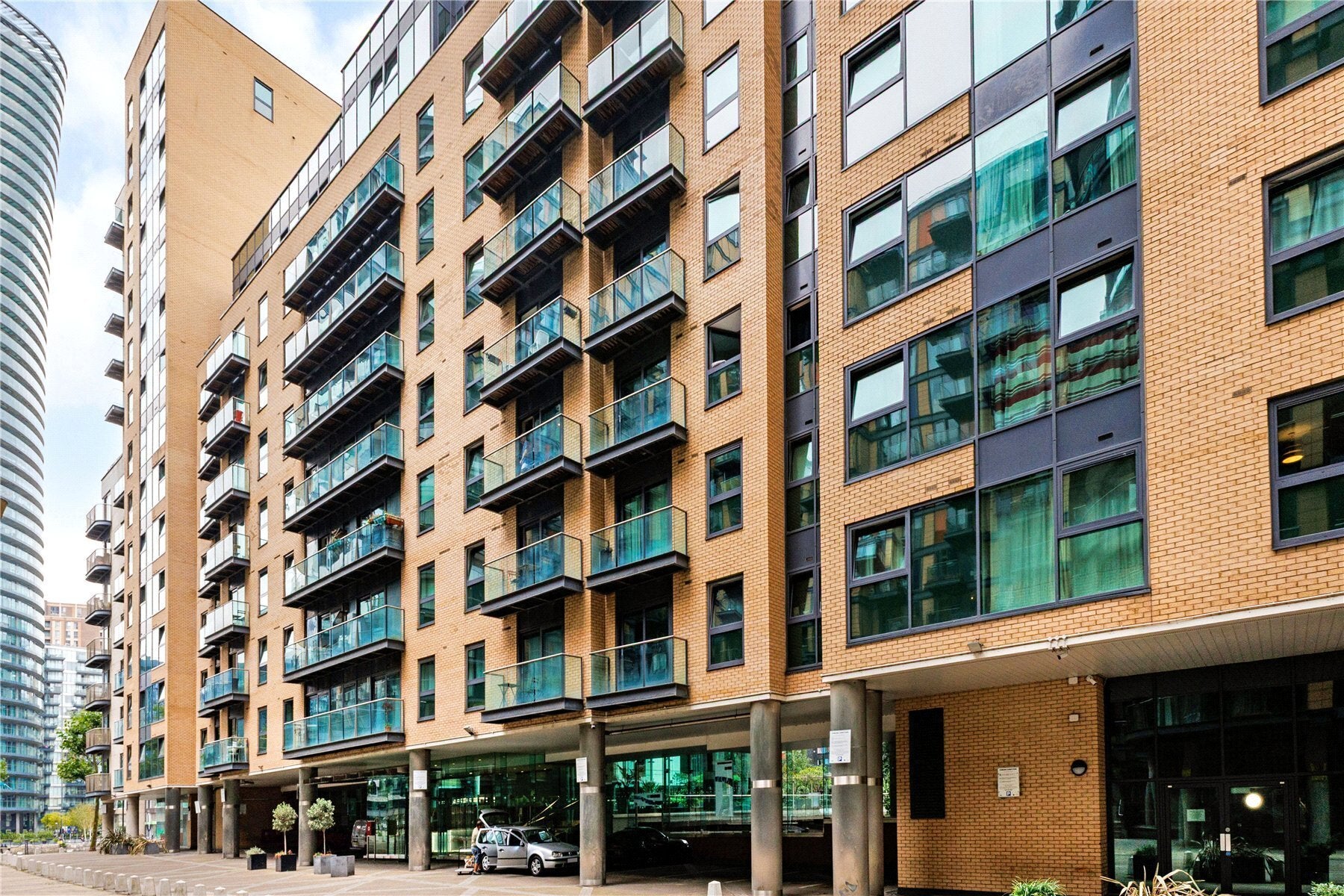 Flat Millharbour in Greater London