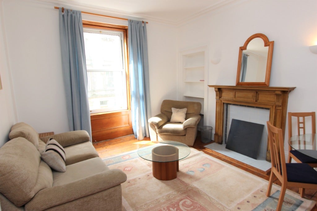 Flat Blackwood Crescent in City of Edinburgh