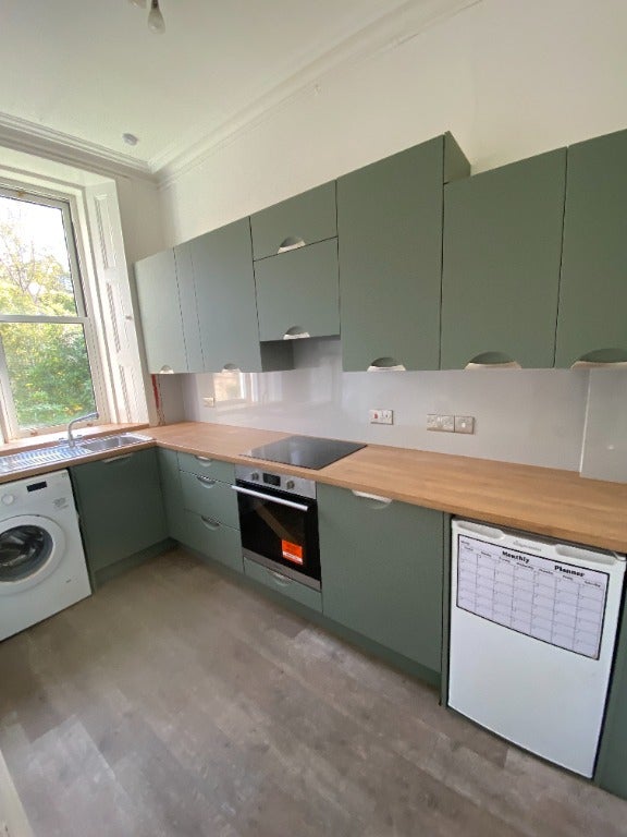 Flat Blackwood Crescent in City of Edinburgh