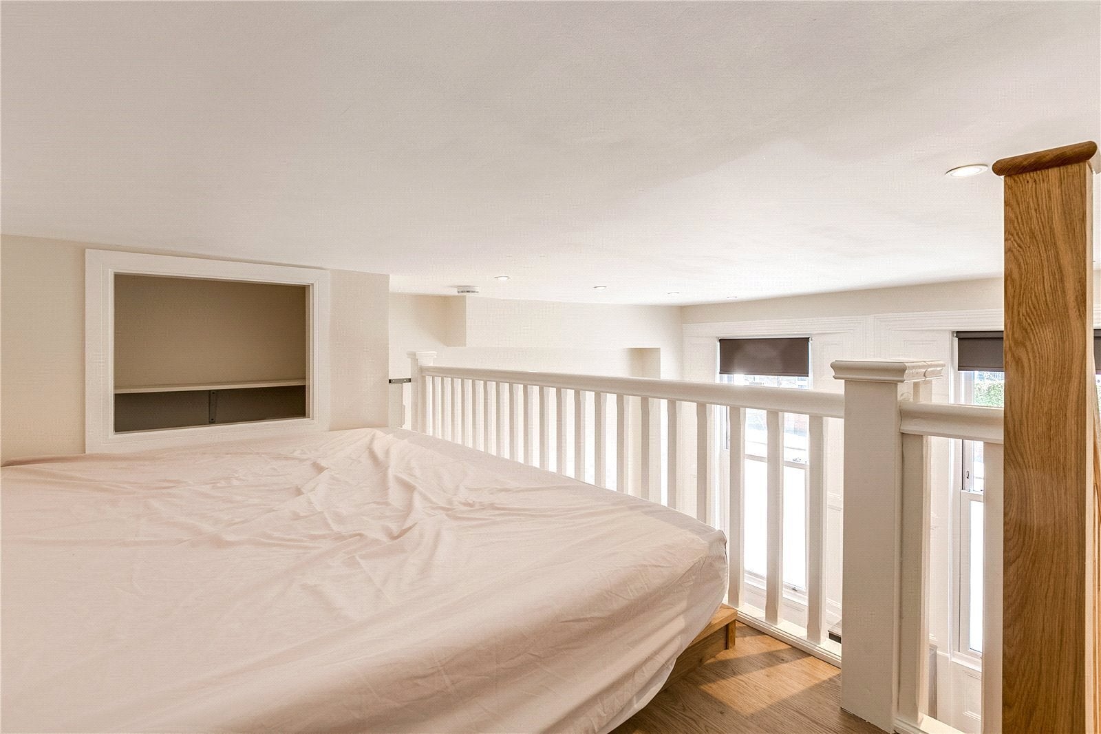 Flat Warwick Road in Greater London