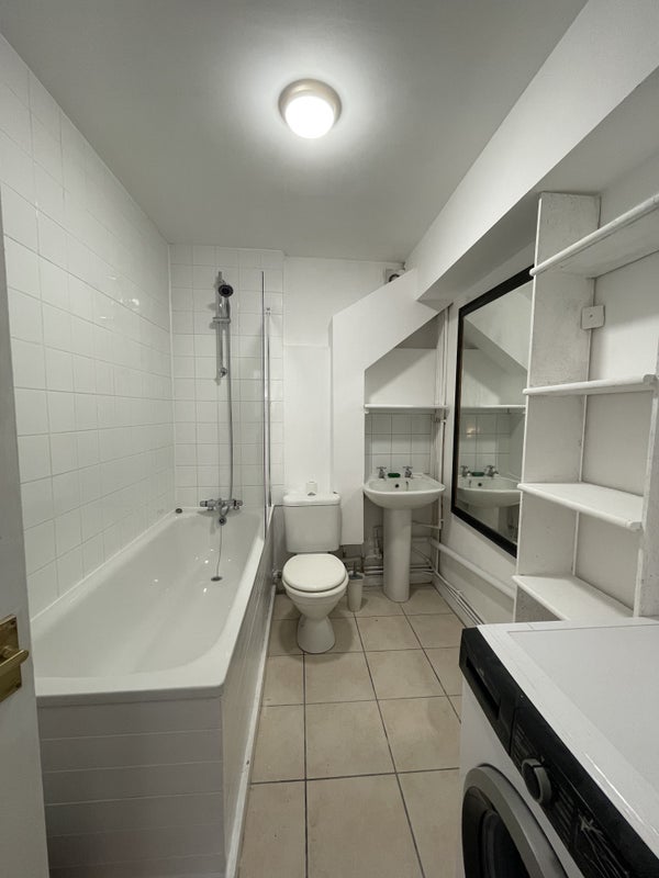 Room Byam Street in Greater London