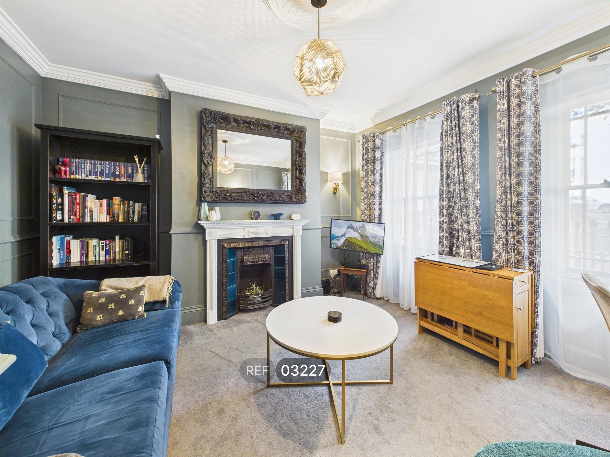 Flat Russell Square in Brighton