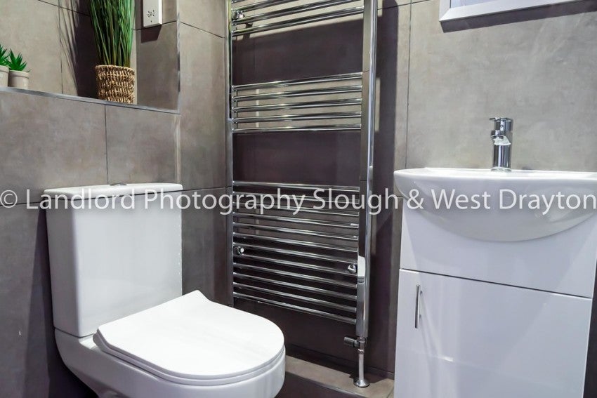 Room Broomfield in Guildford