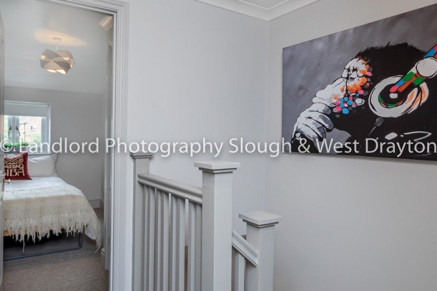 Room Broomfield in Guildford