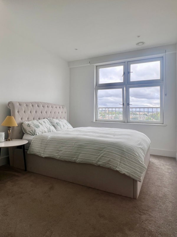 Room Market Road in Greater London