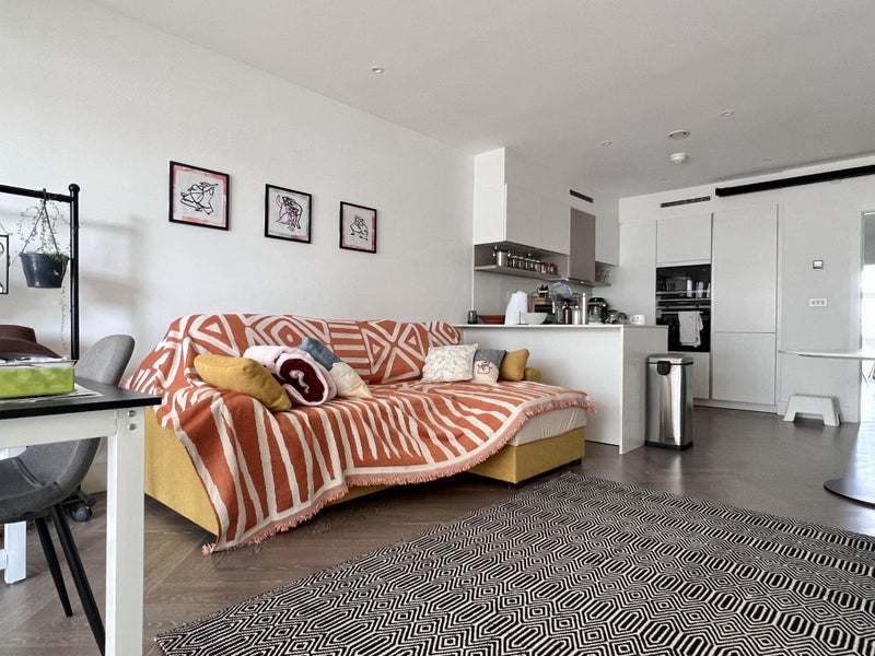 Room Market Road in Greater London
