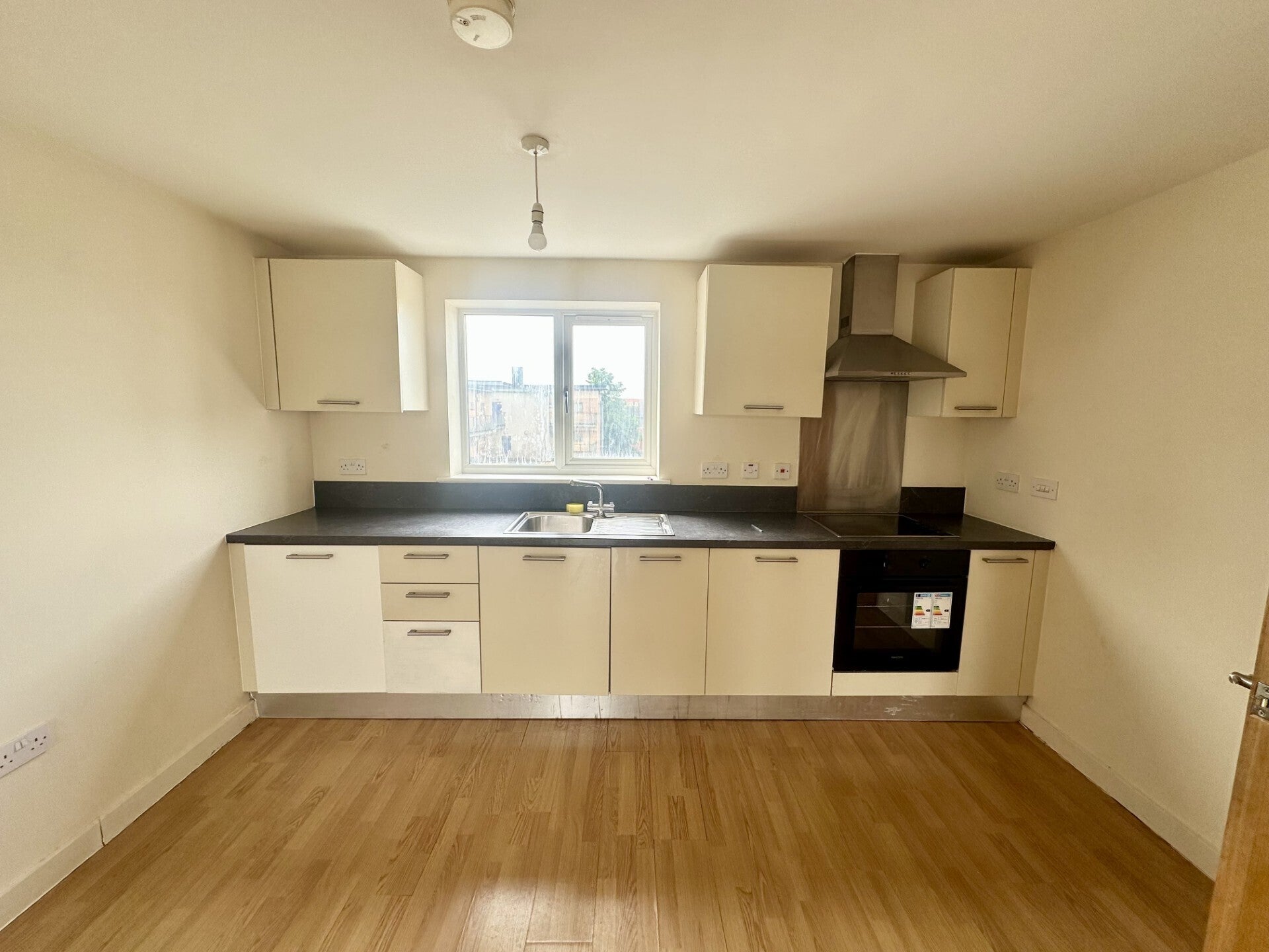 Flat Peterfield Road in Peterborough