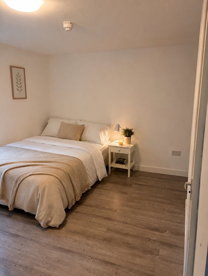 House Dunster Crescent in Greater London