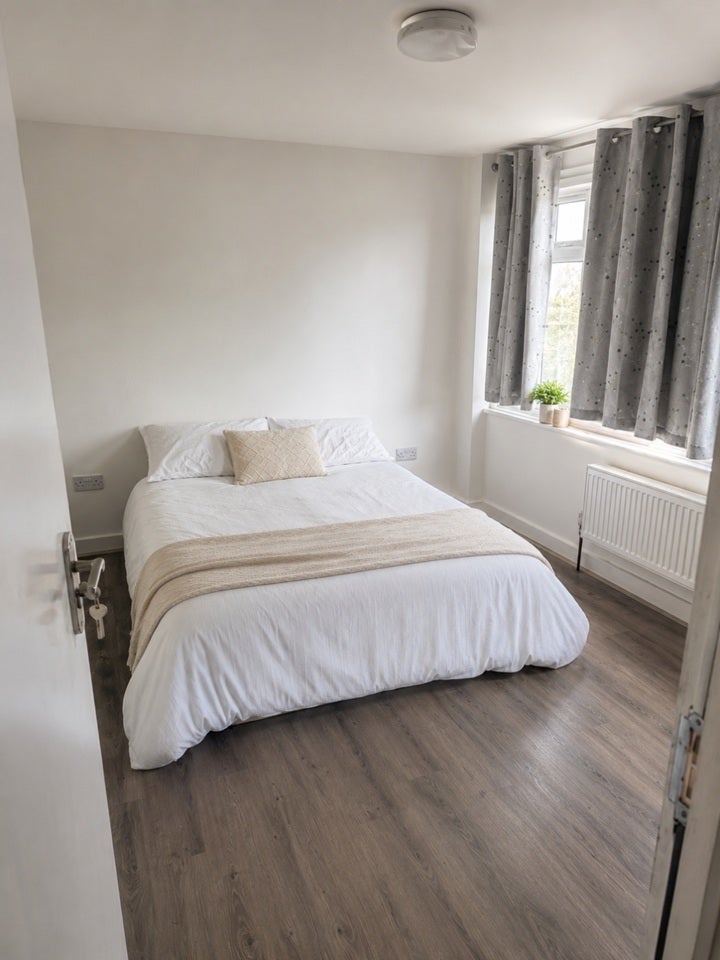 House Dunster Crescent in Greater London