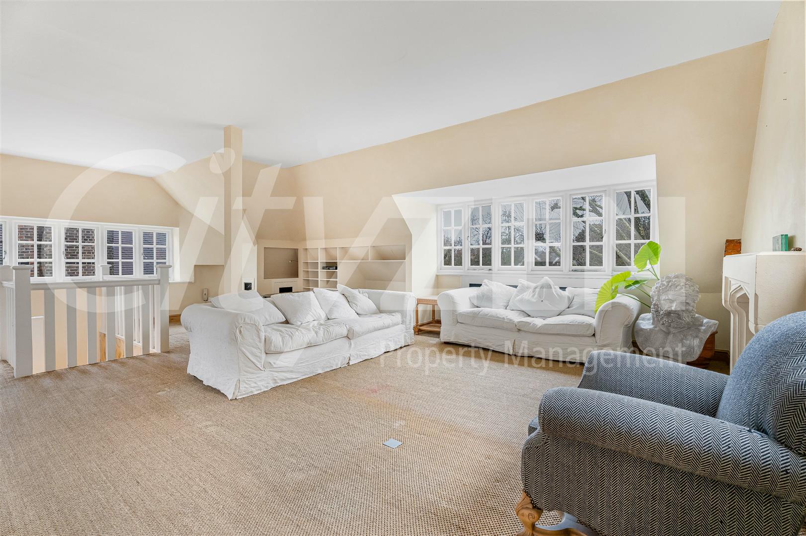 Flat Wadham Gardens in Greater London