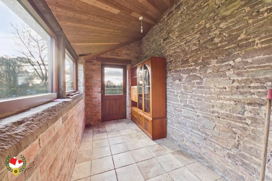 House Manor Farm Close in Stone with Bishopstone and Hartwell