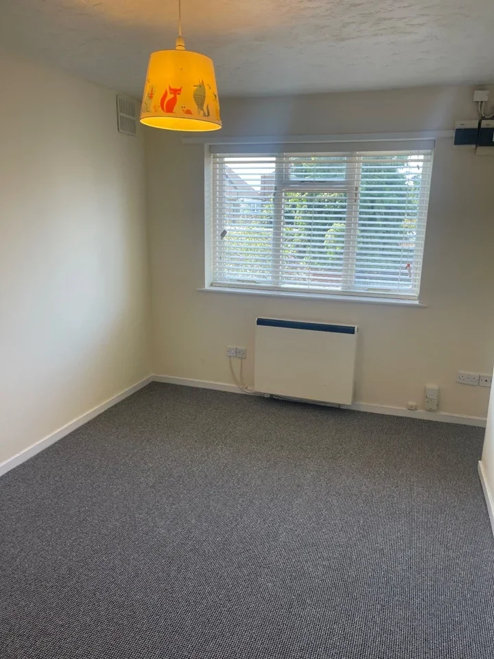 Flat Tudor Walk in Watford