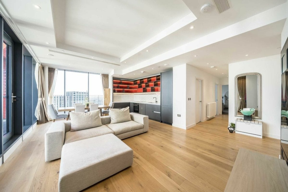 Flat City Island Way in London
