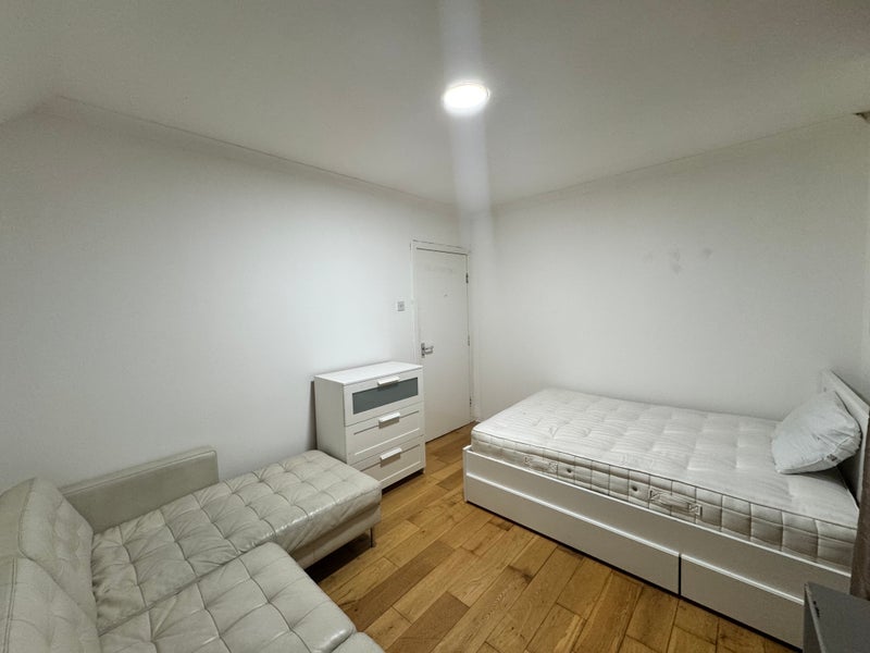 Room Westmuir Street in Glasgow