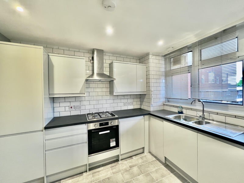 Room Woking Close in Greater London