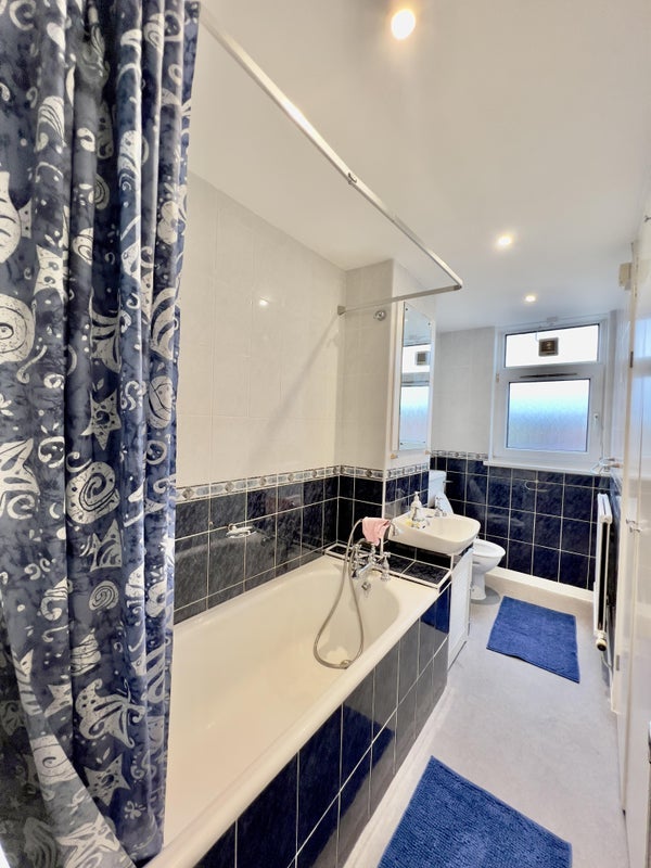 Room Woking Close in Greater London