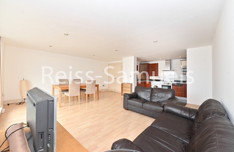 Flat Newton Place in Greater London
