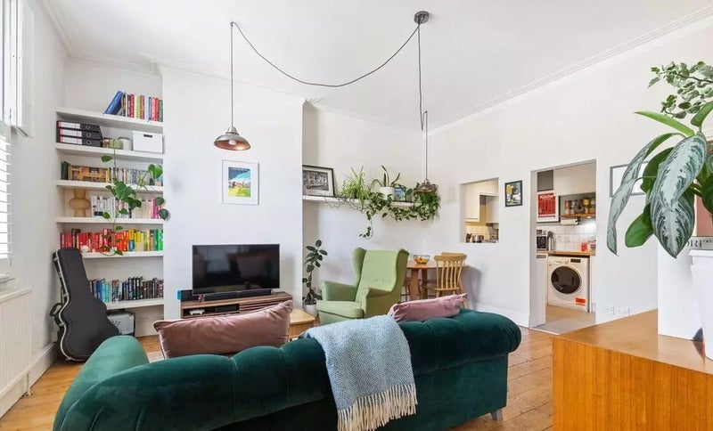 Flat Lordship Park in Greater London