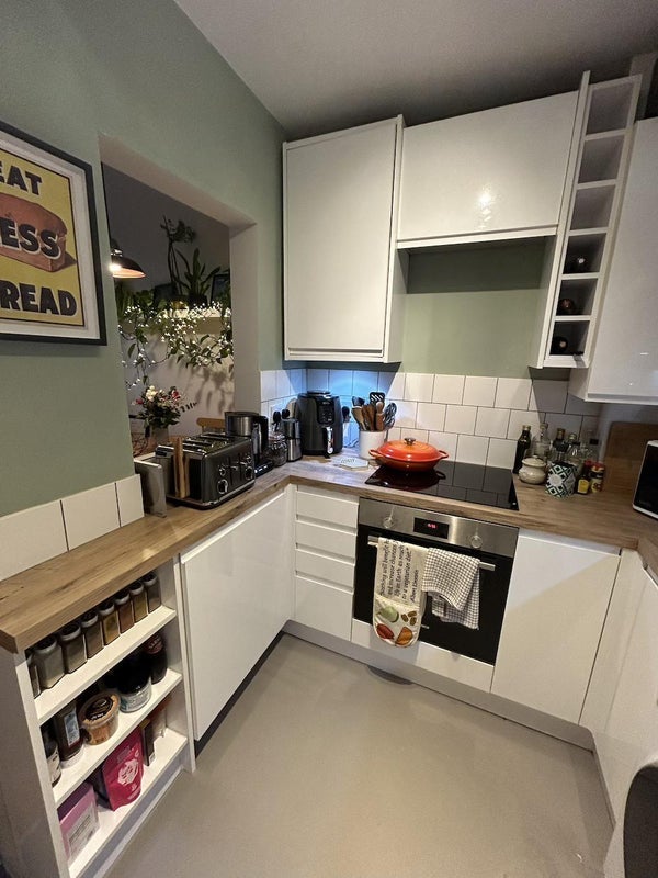 Flat Lordship Park in Greater London