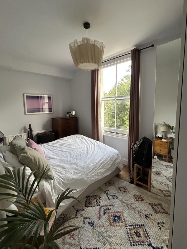 Flat Lordship Park in Greater London