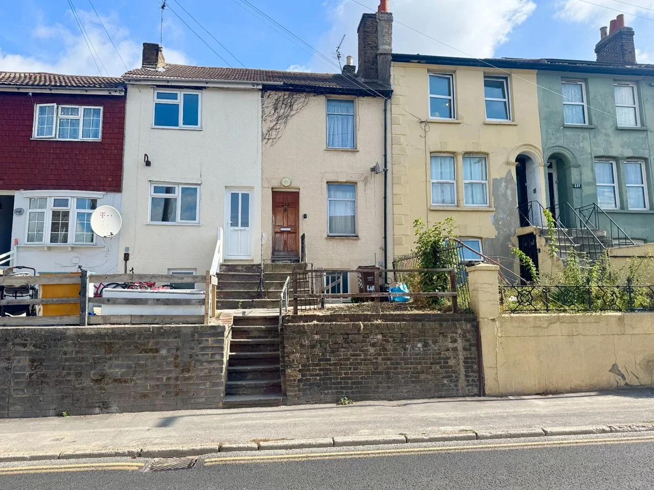 House Luton Road in Chatham