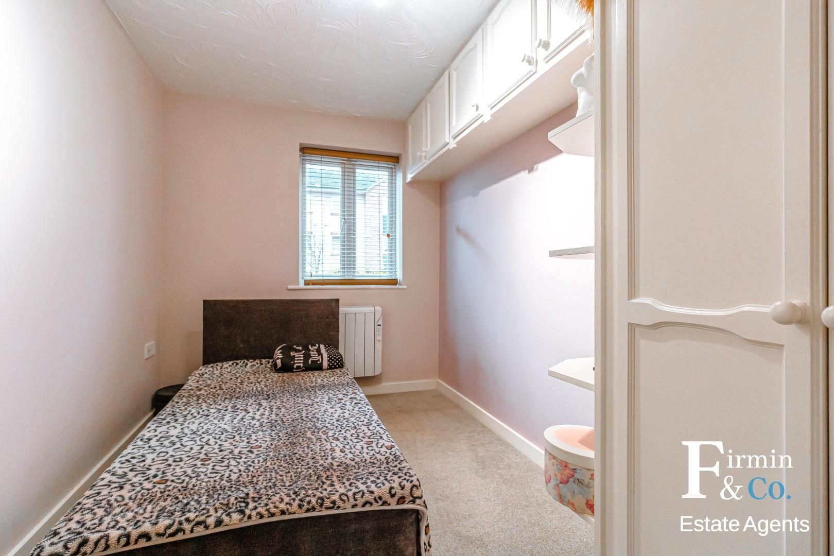 Flat Penrhyn Road in London