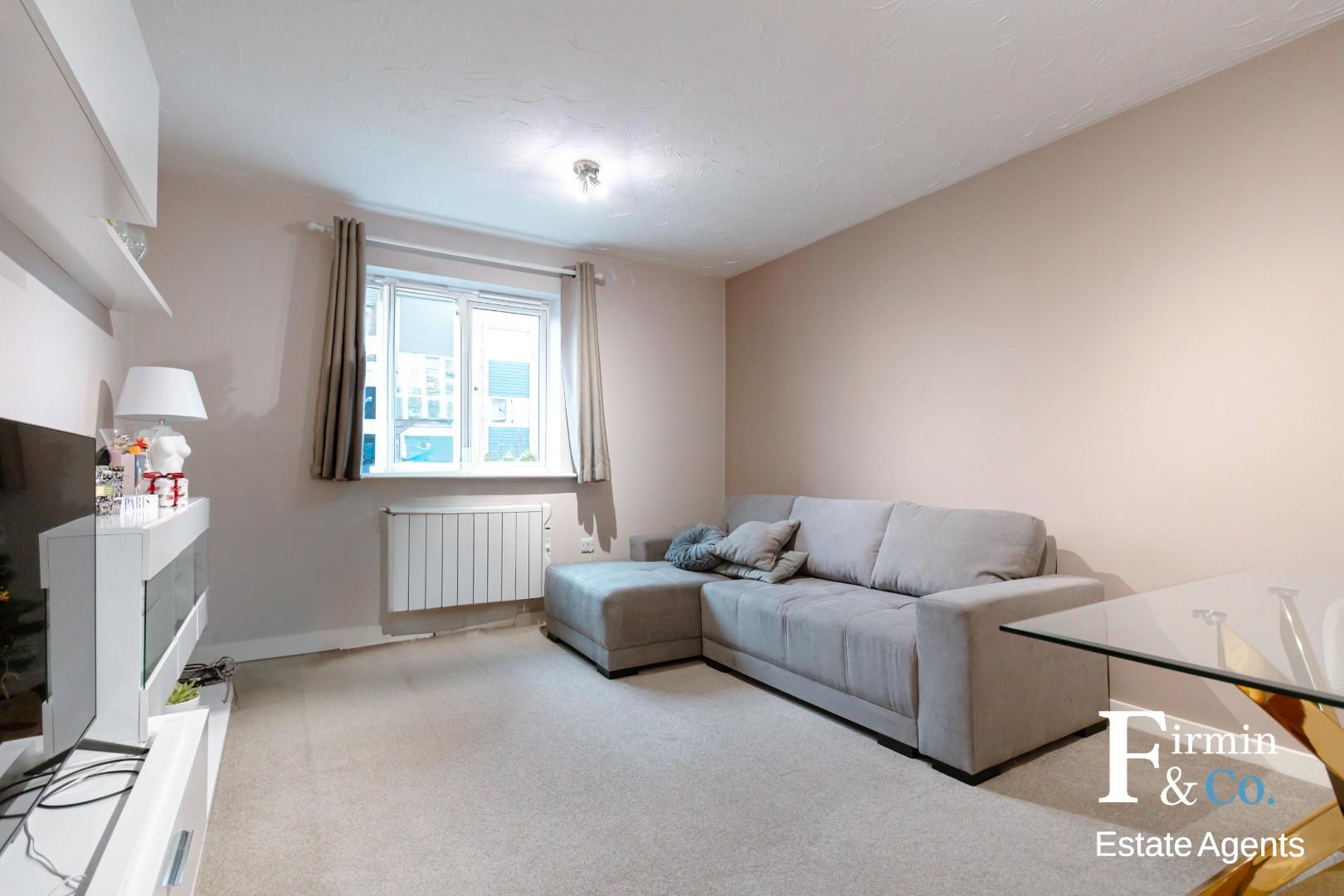 Flat Penrhyn Road in London
