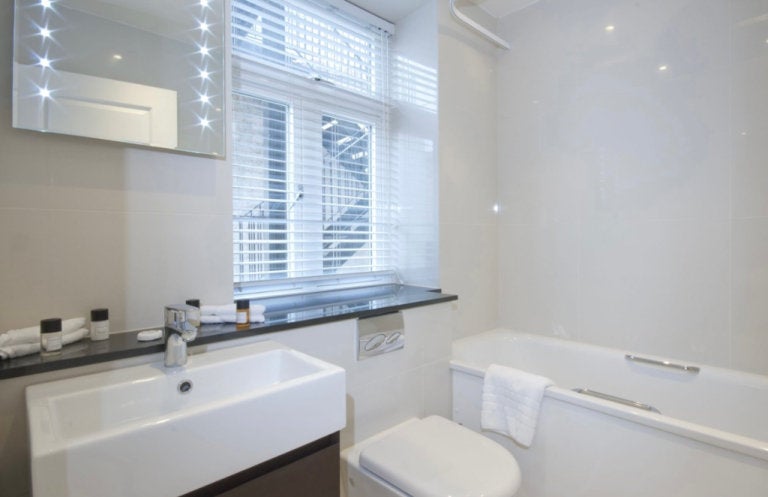 Flat Ashburn Gardens in Greater London