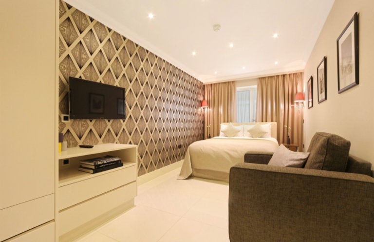 Flat Ashburn Gardens in Greater London