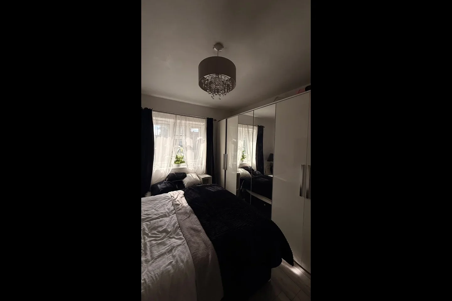 Flat Loddiges Road in Greater London