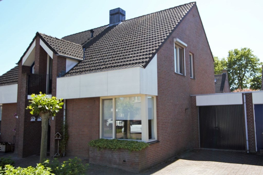 Karel Appelstraat 3 in Kessel