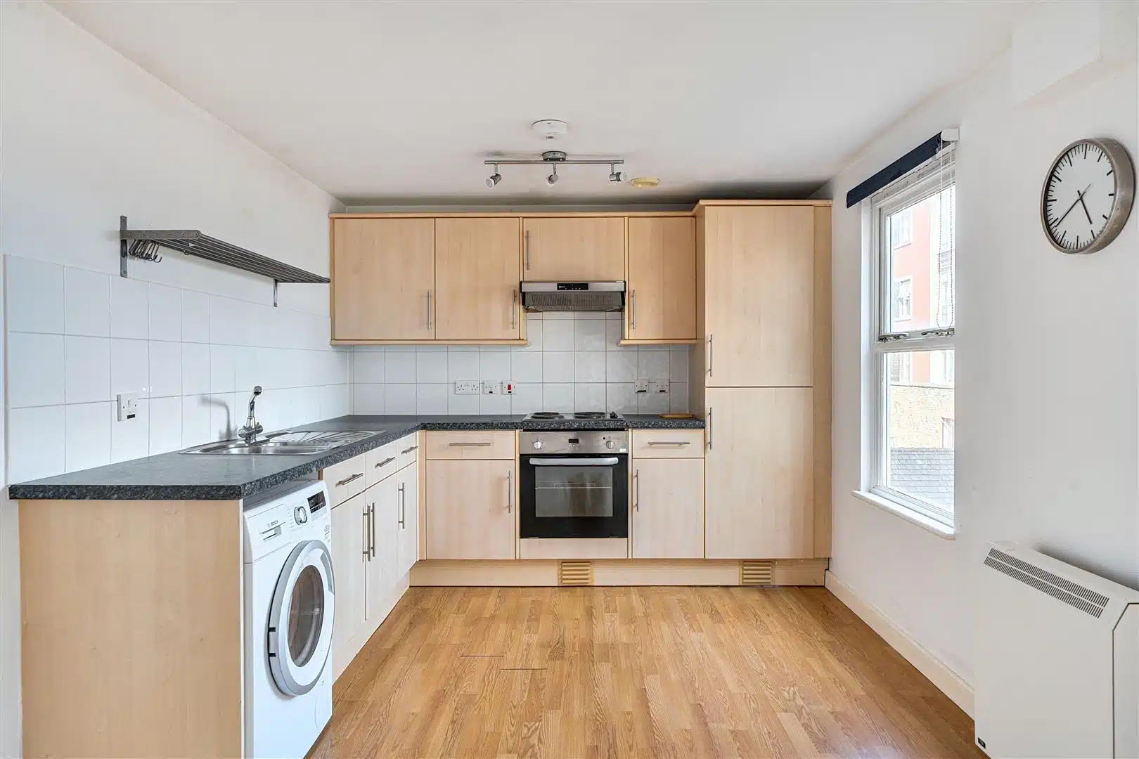 Flat Waterloo Road in Bristol