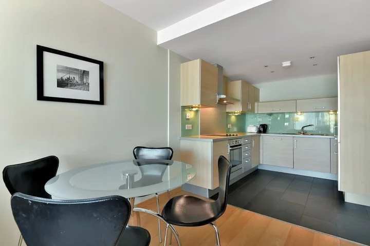Flat Graham Street in Greater London