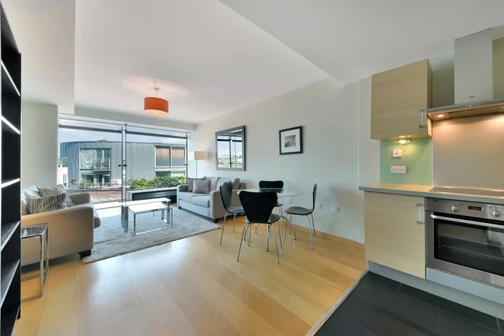 Flat Graham Street in Greater London