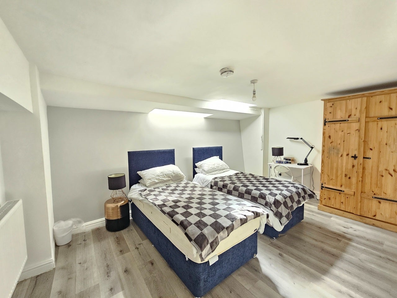 Flat Amhurst Road in Greater London