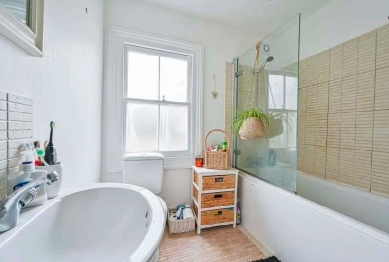 Room Leigham Vale in Greater London
