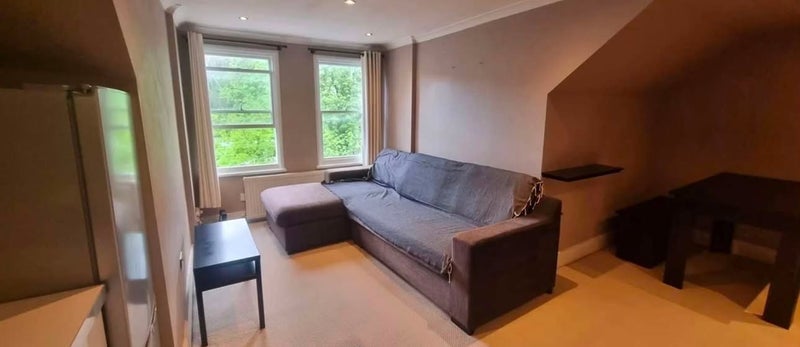 Room Leigham Vale in Greater London