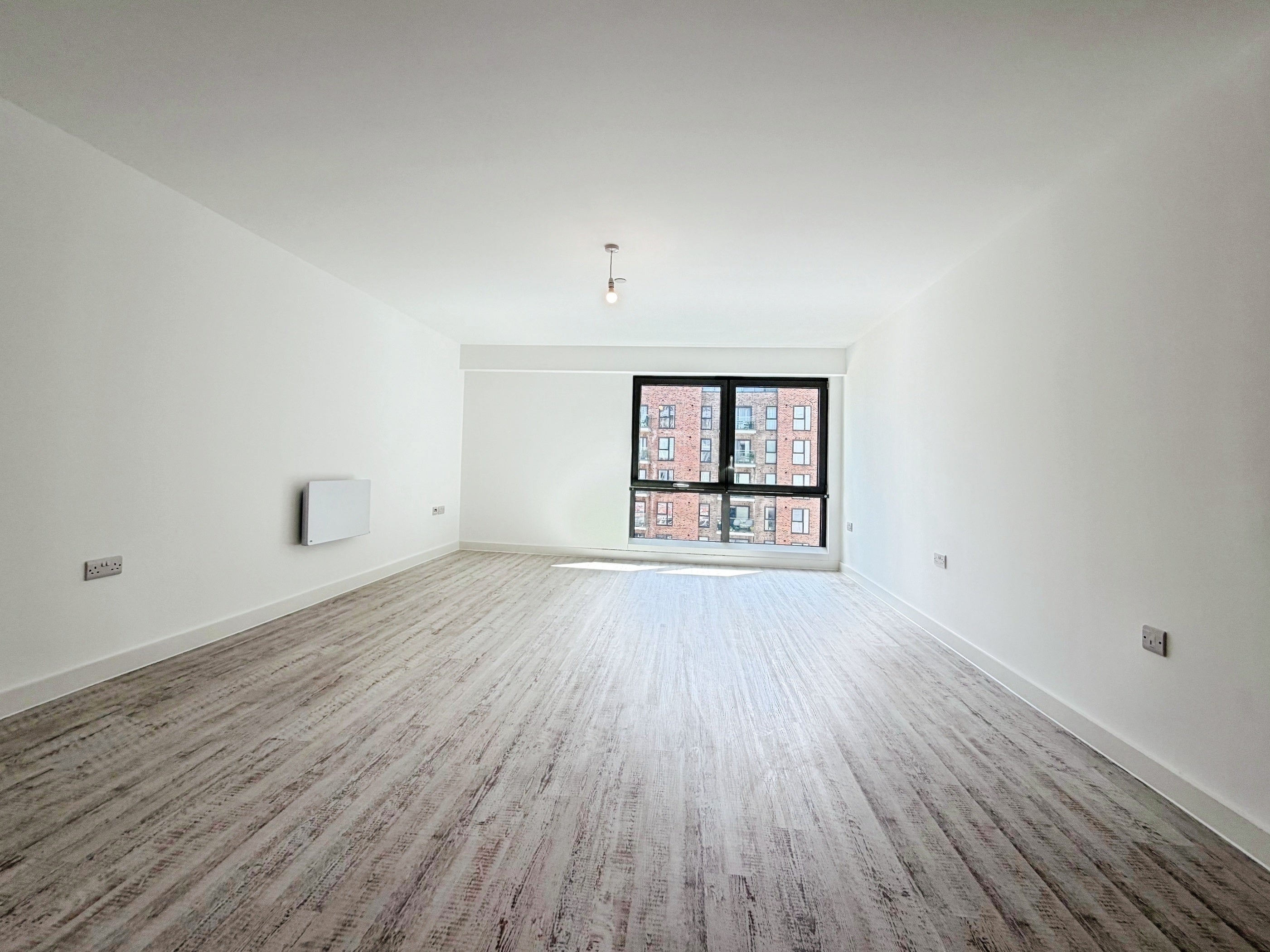 Flat Albert Place in Peterborough