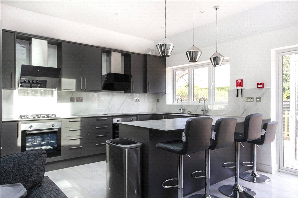 Flat Elmside in Guildford