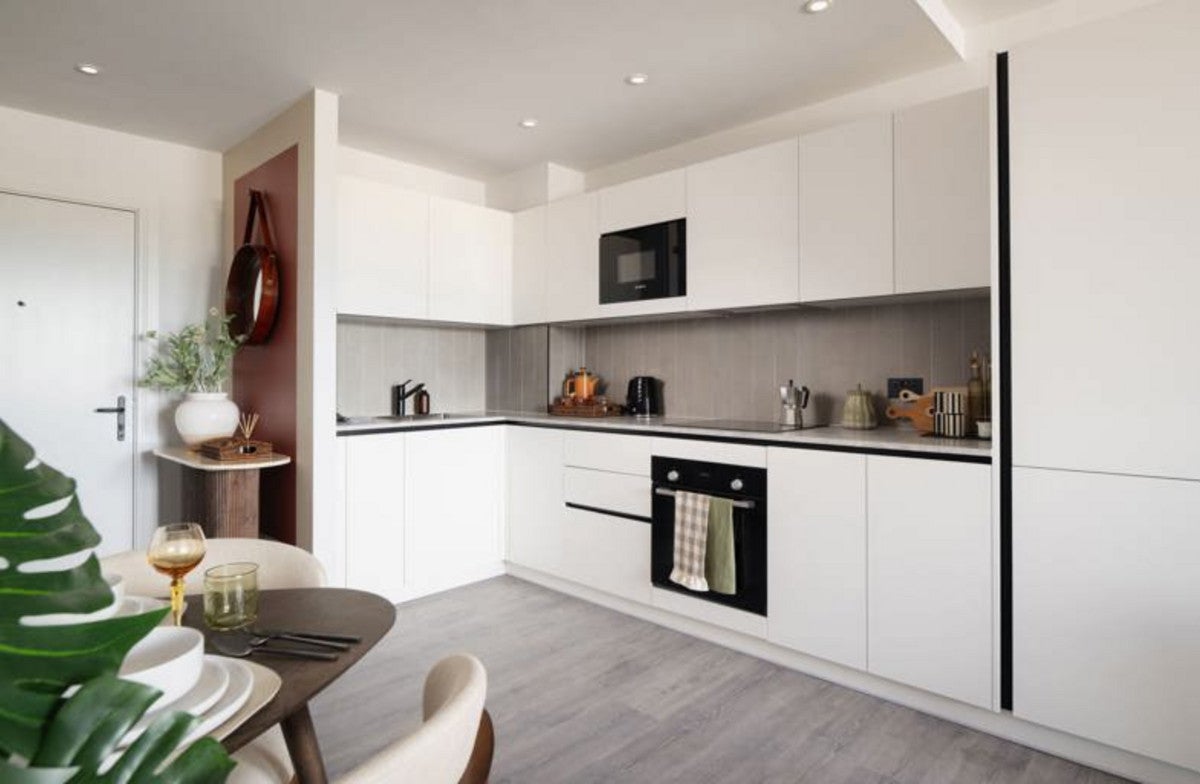 Flat Harrow Manorway in Greater London
