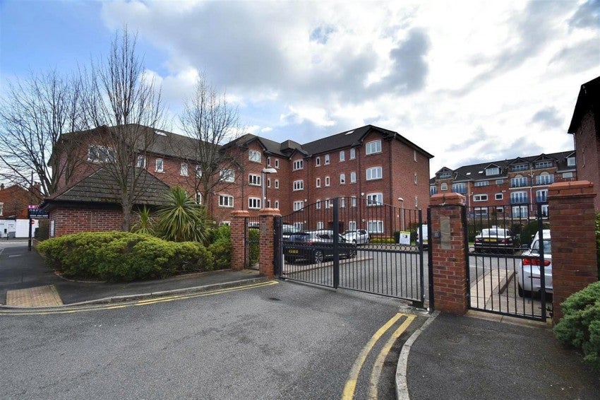 Flat Bridgewater Street in Trafford