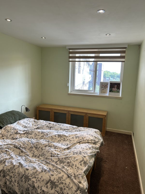 Room Cable Street in Greater London