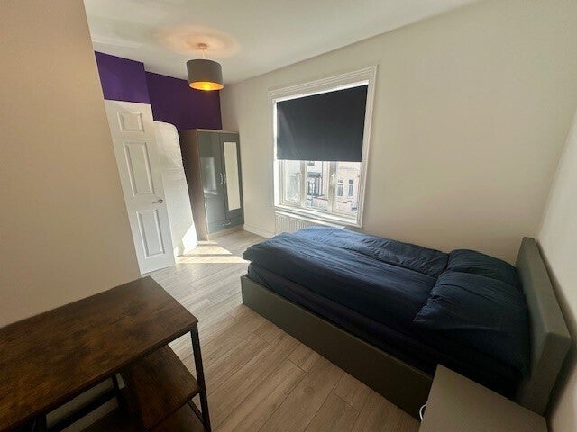 Room Lodge Road in Rugby