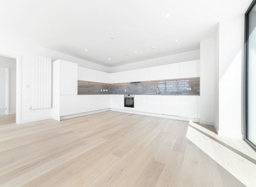 Flat Royal Crest Avenue in Greater London
