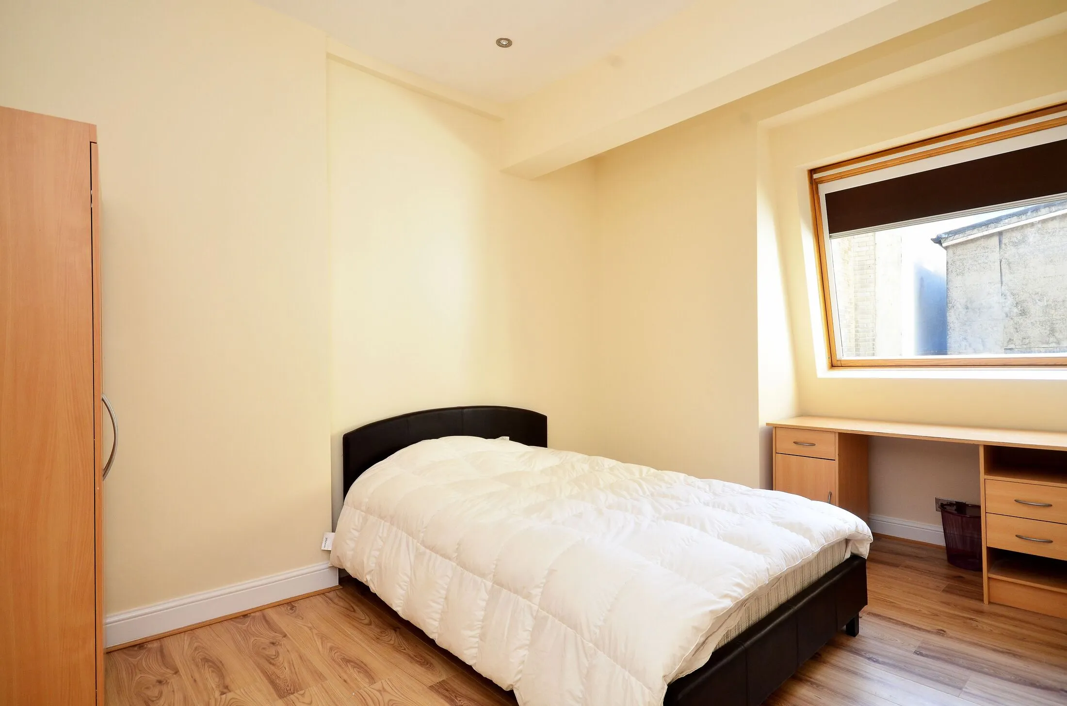 Flat Windmill Street in Greater London