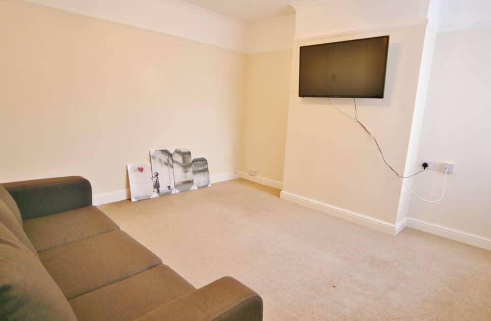 Flat Serlo Road in Gloucester