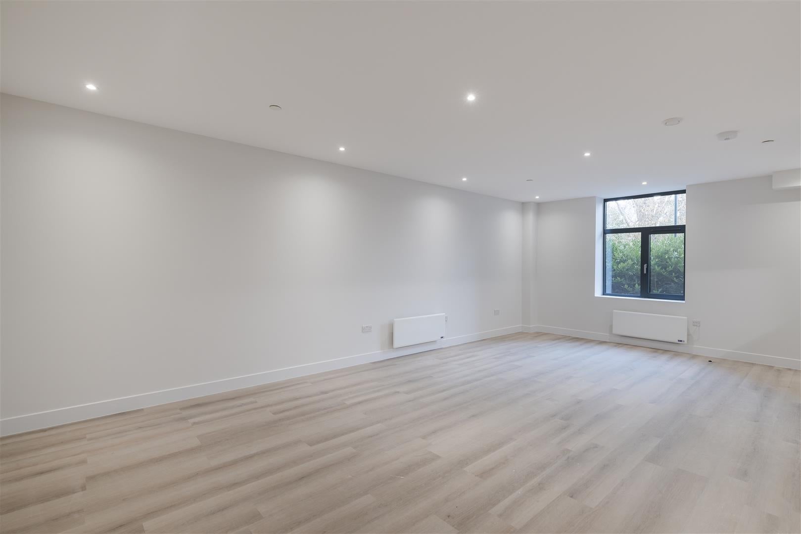 Flat Cowley Business Park in Greater London