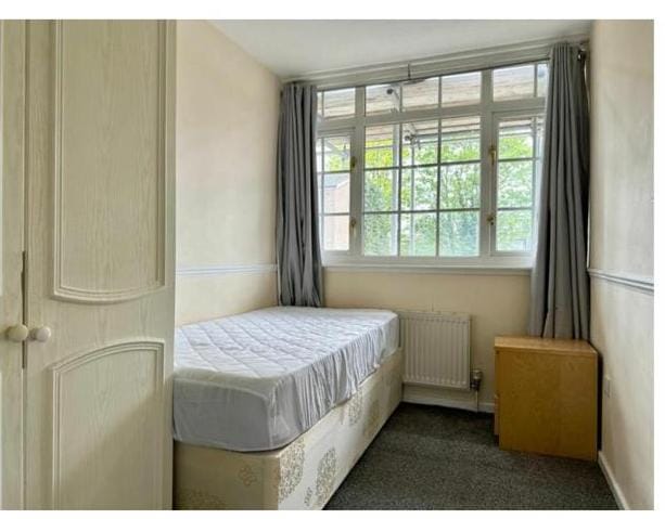 Room John Barnes Walk in Greater London